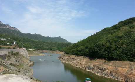 仅42元！享原价60元的【巩义市】盘龙山景区通票；包含：九莲洞+九龙峡通票一张；盘龙山生态旅游风景名胜区，地处嵩岳北边，山势奇峻、林深树茂，峡谷内山水相伴、奇峰峥嵘、潺潺溪流常年清澈见底，流水不断。