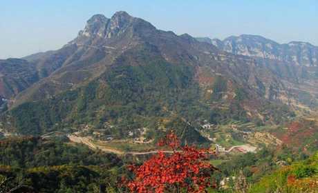 仅23元！享原价30元的【巩义市】盘龙山景区九龙峡门票；包含：九龙峡门票一张；盘龙山生态旅游风景名胜区，地处嵩岳北边，山势奇峻、林深树茂，峡谷内山水相伴、奇峰峥嵘、潺潺溪流常年清澈见底，流水不断。