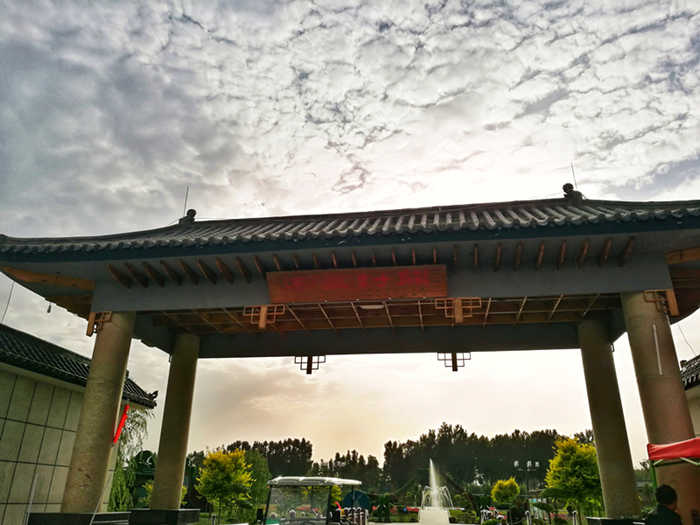 仅26.8元享受原价30元的【开封】开封卢园项目以“世外桃源，亲近自然”为主题，打造全景生态、亦游亦乐，深度体验为核心的文旅产业链。分为农耕体验+特色餐饮+红色教育+文旅产业+儿童游乐+景区服务