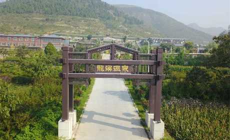 仅48元，享受【新乡市】龙溪温泉踏青活动门票一票进两人一张，活动仅限3月26日--4月27日（节假日除外）；在这春暖花开踏春季节里龙溪温泉在此诚邀各界朋友泡温泉、享春天！