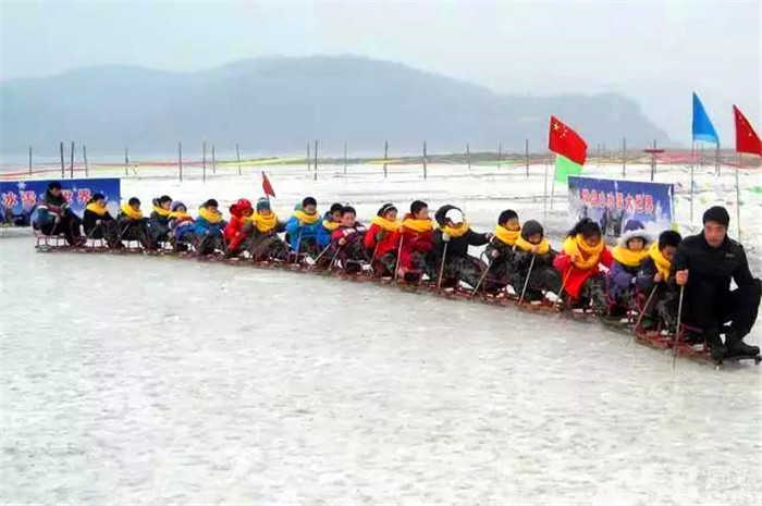 仅78元即可抢购门市价140元的【沧州】狮城探乐岛滑雪场平日周末全天滑雪套票一张，含：滑雪门票+雪具（雪板+雪鞋+雪杖+雪圈）；