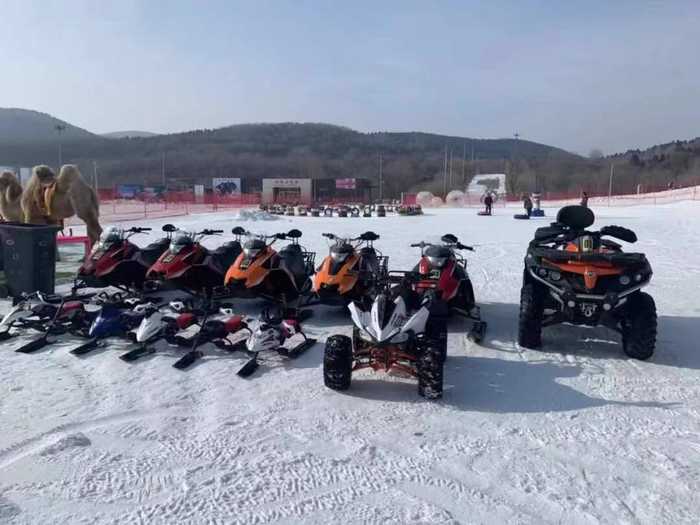 仅128元！享原价190元的【平谷】渔阳国际滑雪场戏雪乐园B套票一张，包含：包含门票+雪圈速滑（30分钟）+雪地转转（3分钟）+雪地摩托车（5分钟）+马拉雪橇（1圈）。