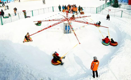 仅16.8元就享受20元的【永定河】自行车公园滑雪场门票，包含小火车，小飞机，旋转木马，海盗船，碰碰车，每个项目只限游玩一次，不含保险。
