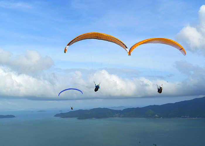 仅需850元，享原价935元的【惠州】碧海湾度假区一日游B套餐门票；含：滑翔伞、登山、碧架山农庄、漂流、水上乐园。