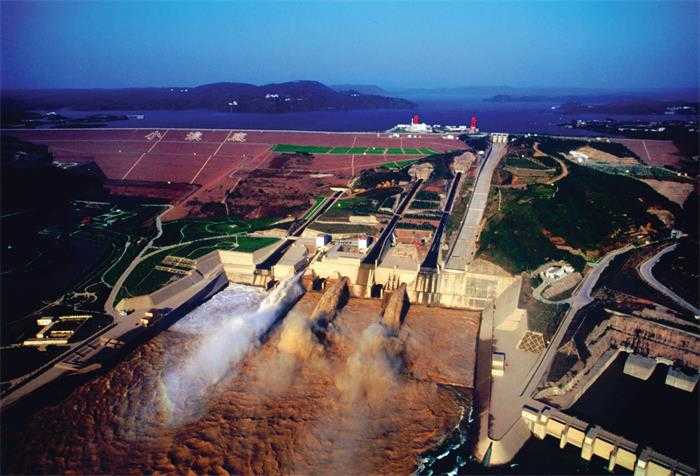 仅需10元，即可享受【济源市】黄河小浪底水利枢纽风景区春节特惠票一张。包含：黄河小浪底水利枢纽风景区春节特惠门票一张。