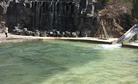 仅160元，享原价200元【房山区】聚龙湾景区门票+漂流，优越的地理位置，宜人的生态景观，便利的交通环境和完善的配套设备是聚龙湾景区的强势特色。