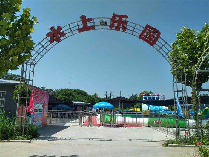 仅需30元，享原价49元的【郑州市】润泽水上乐园成人门票一张；含：成人门票一张；项目：龙头滑梯、大象滑梯、食人鱼滑梯、30乘以20泳池等游玩项目；