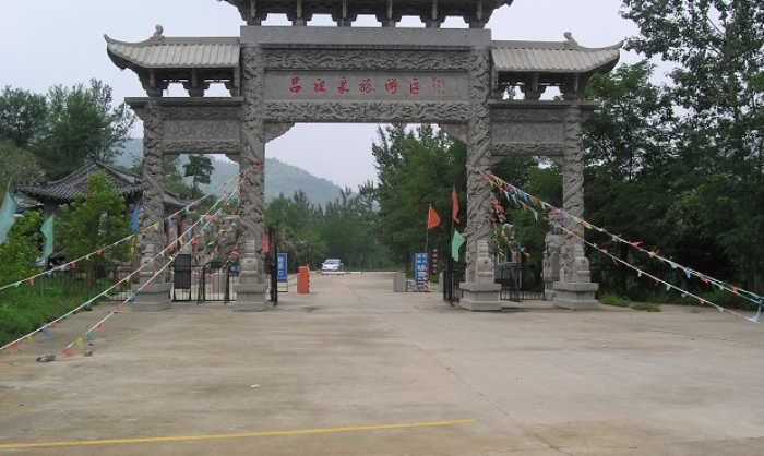 仅35元，享原价58元的吕祖泉景区门票，赏月老门、三生台，合家欢，连理园等美景，吕祖泉旅游区是一处综合性高档垂钓、生态休闲度假区。