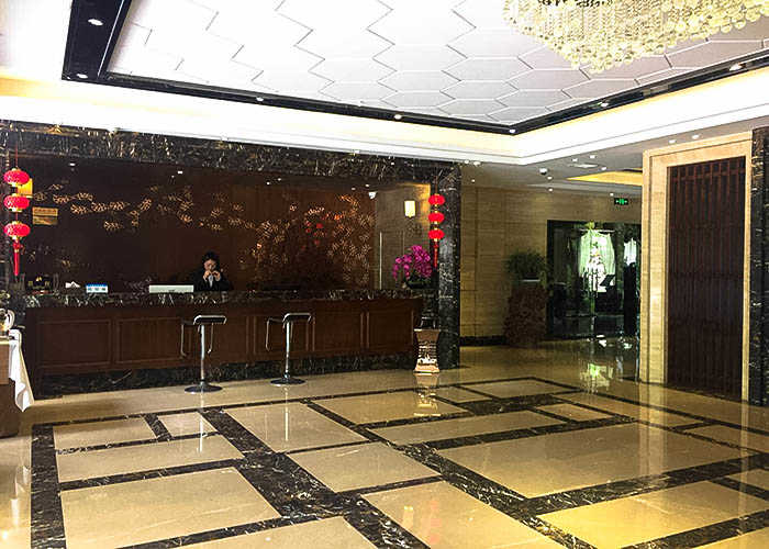 仅668元可享原价768元的【崇州】味江味花园酒店行政山景标间国家法定节假日住宿一晚，包含：双人早餐；远离城市喧嚣，和着鸟语蝉鸣，静听荷塘流水，一切从这里开始....