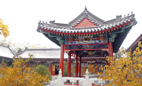 仅50元！享原价60元【北京市】艺麓园景区成人门票，包含：景区成人门票一张，艺麓园沿袭明清时期宫廷建筑的风格，以木质结构为主体，结合北京传统皇家四合院的经典样式，融合了具有北方特色的园林艺术建筑特点。