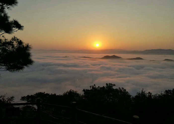 仅85元！即可购买原价100元石表山休闲旅游风景区三景点联票；【梧州市】石表山休闲旅游风景区位于广西东部的梧州市藤县象棋镇道家村的国家AAAA级景区；